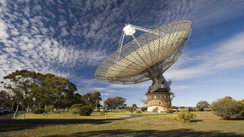mysterious_radio_waves_Parkes_telescope