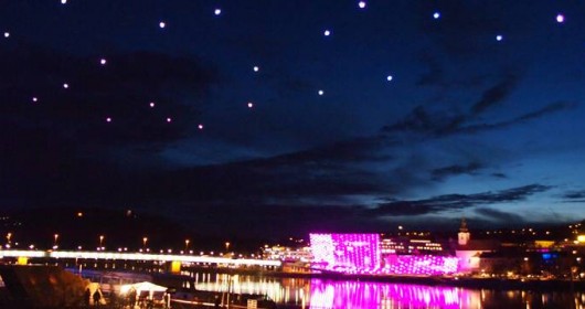 Quadrocopters Light Show