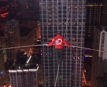 Nik Wallenda Blindedfolded Tightrope Walk